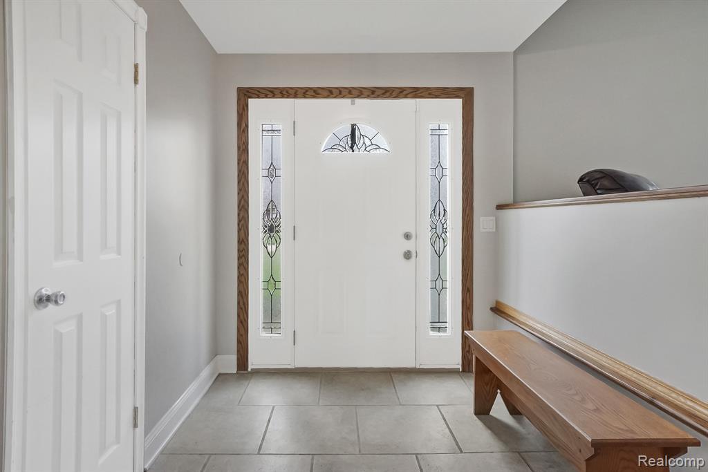 5065 Hyde Park Drive, Swartz Creek, MI 48473 — Photo 5