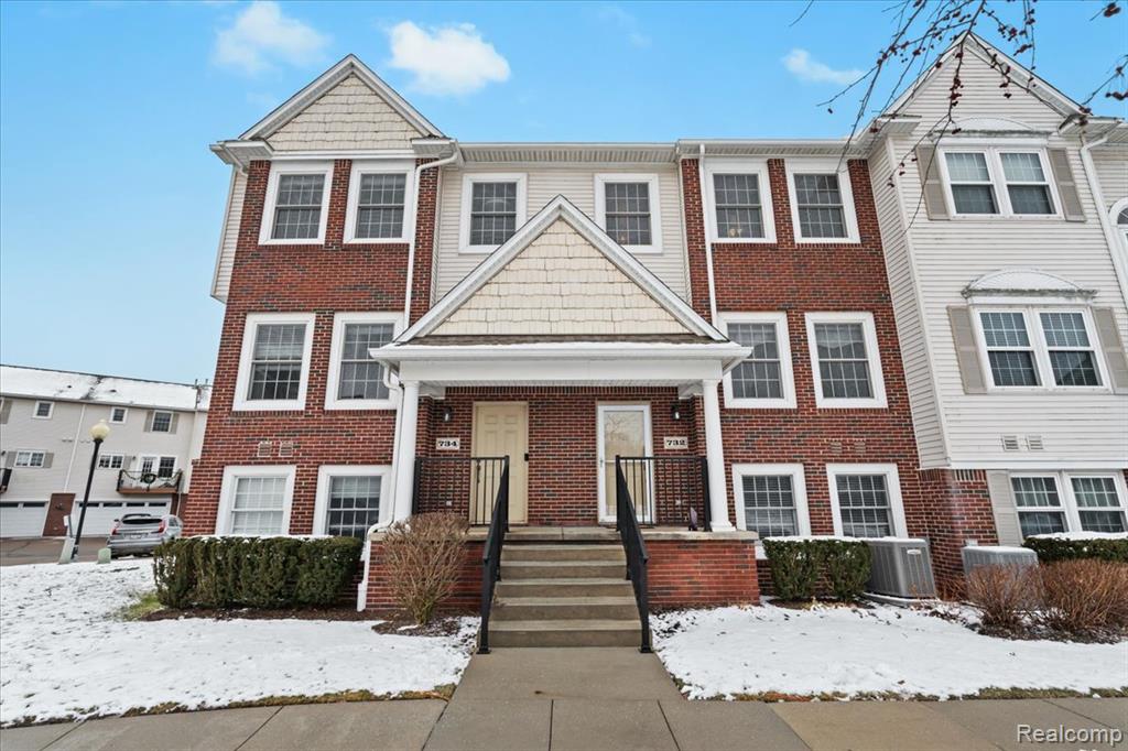 732 Eagle Drive, Fenton, MI 48430 — front exterior