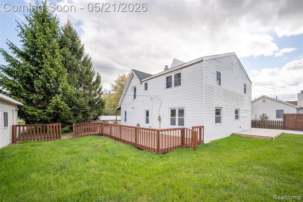 420 Wellsboro Street, Walled Lake, MI 48390 — Photo 4
