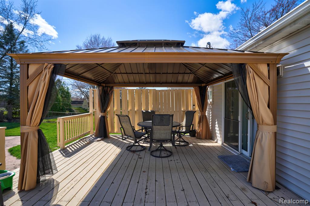 4342 SUNNYMEAD Avenue, Burton, MI 48519 — Photo 8