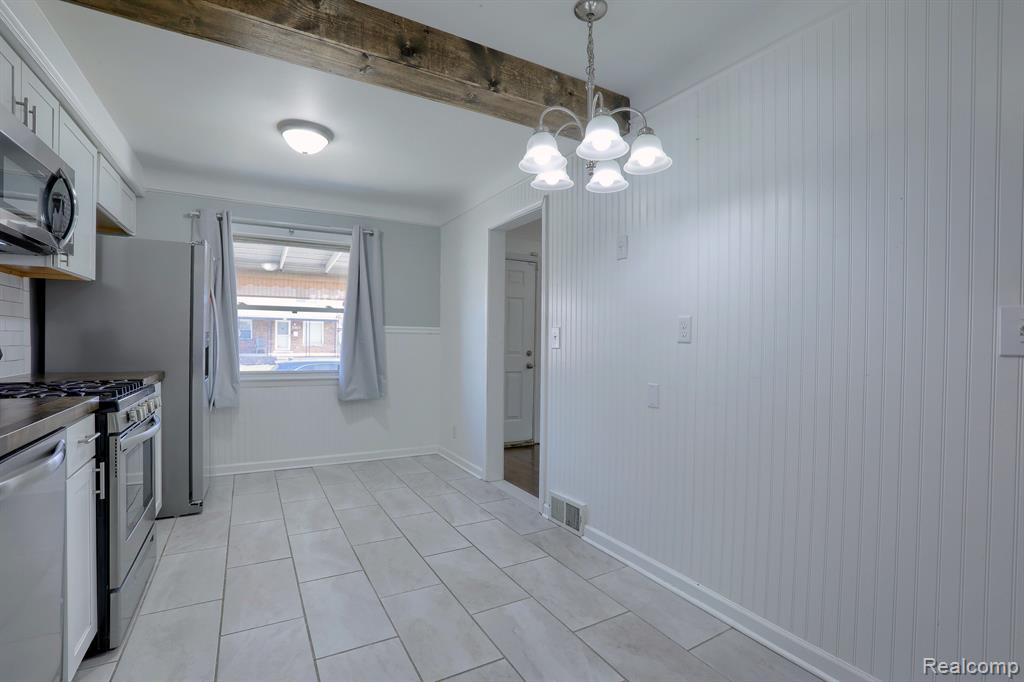 539 FARNHAM Avenue, Lincoln Park, MI 48146 — Photo 6