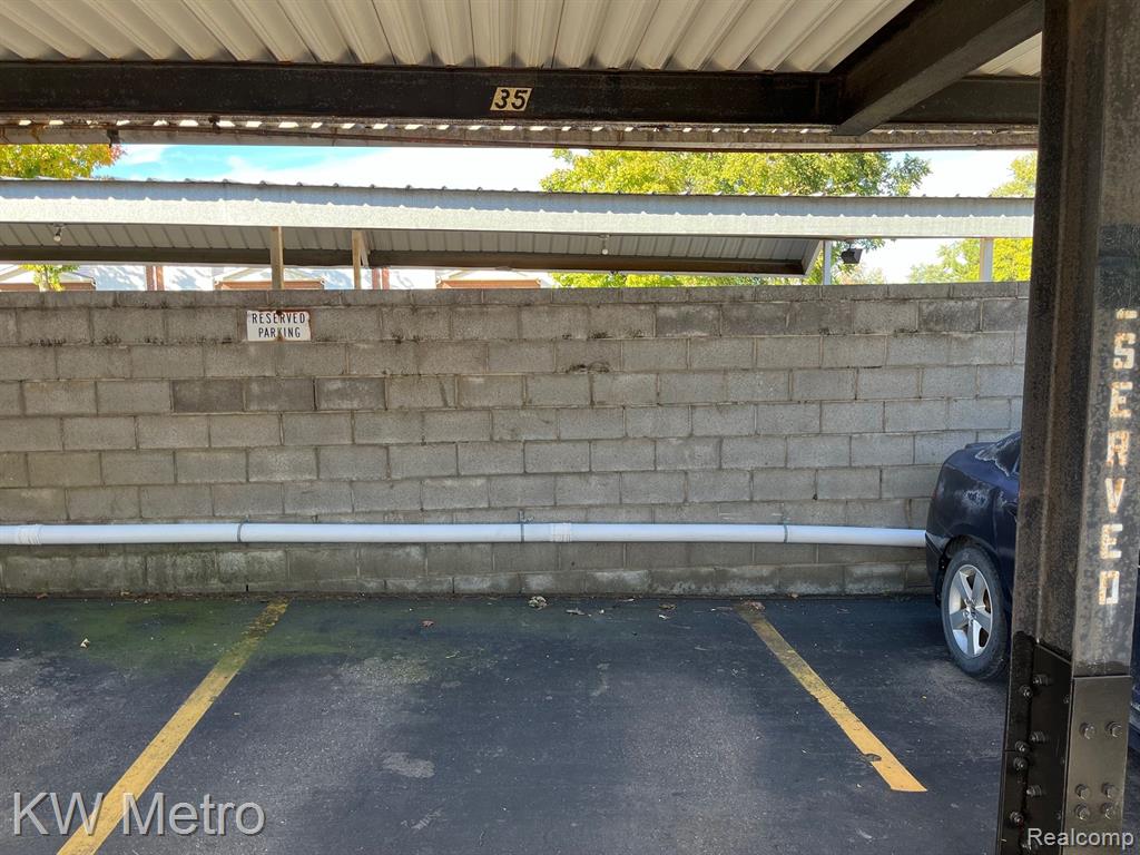 4909 CROOKS Road, E5, Royal Oak, MI 48073 — Photo 20