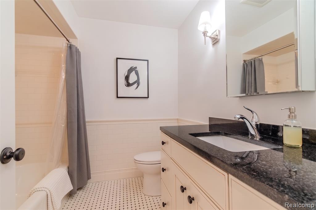 551 N Old Woodward Avenue, Birmingham, MI 48009 — Photo 7