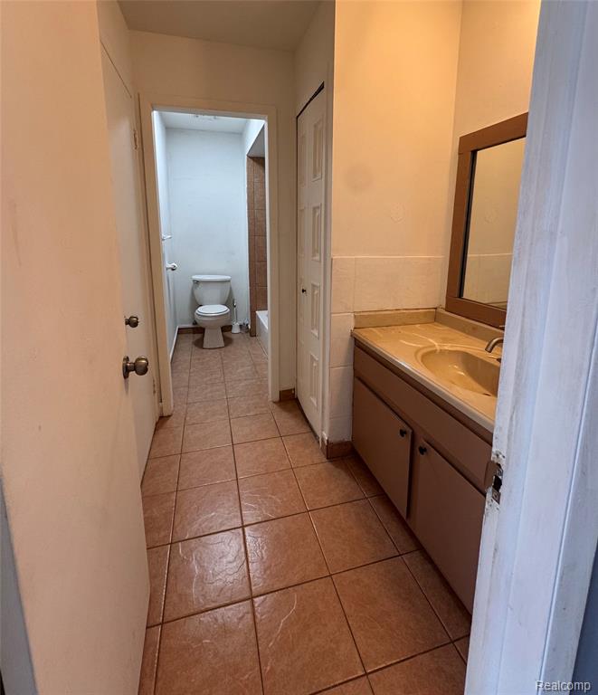 8557 Winchester Drive, Sterling Heights, MI 48313 — Photo 16
