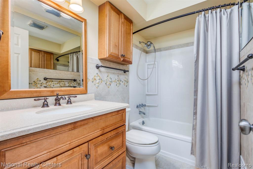 450 BILLINGSGATE, C, Bloomfield Hills, MI 48301 — Photo 22