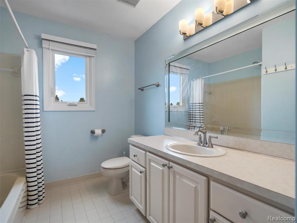 50308 Hillside Drive, Macomb, MI 48044 — Photo 32