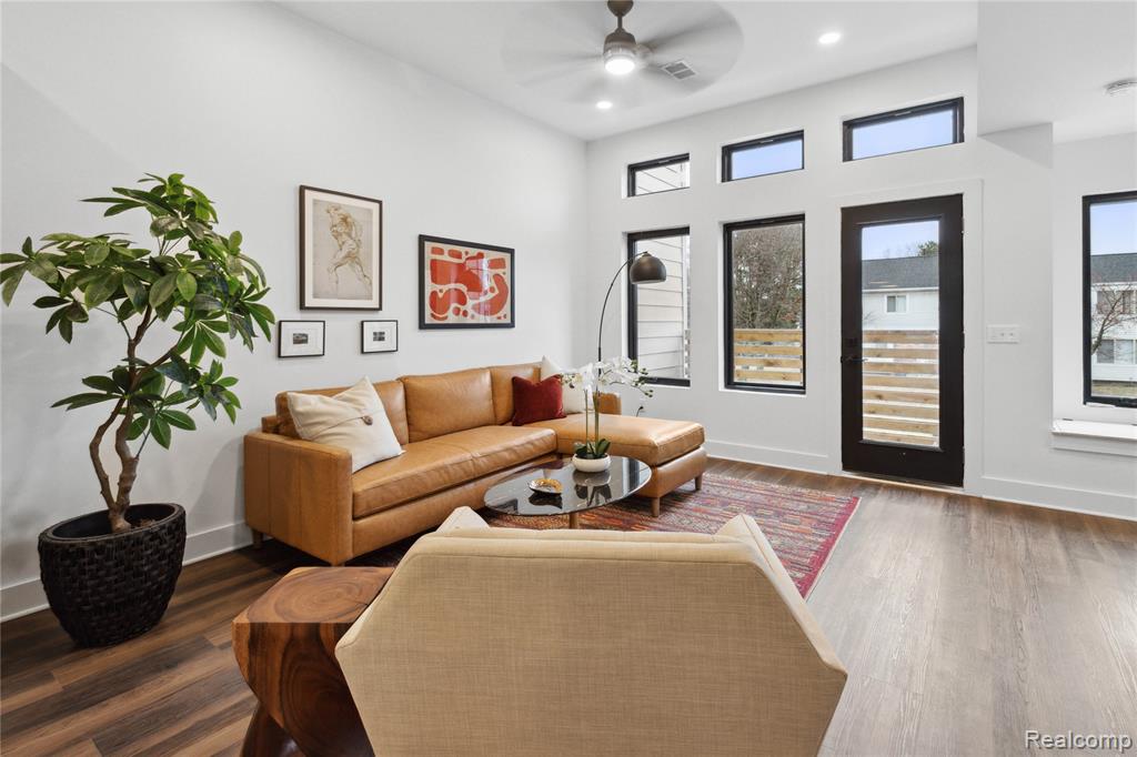 1717 Pallister Street - Photo 3