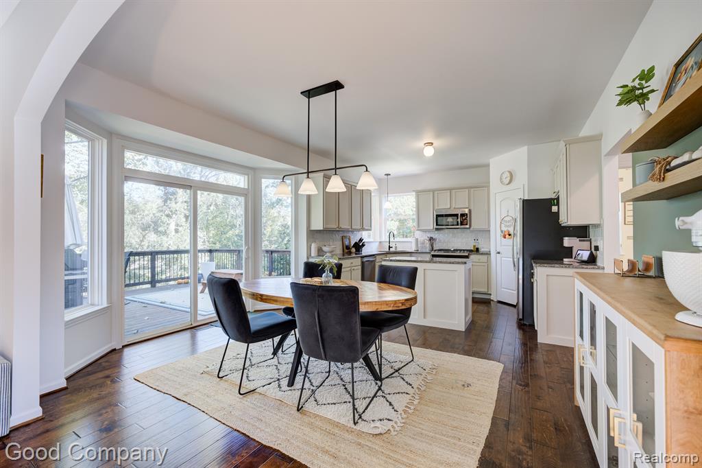 907 RIVERSTONE Court, Milford, MI 48381 — Photo 16