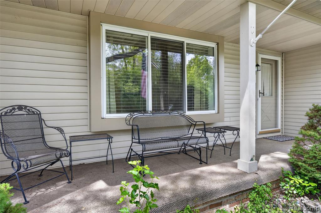 1484 Leisure Drive, Flint, MI 48507 — Photo 10
