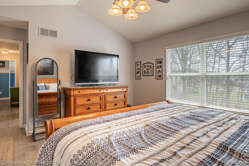 5946 OAK BEND Court, Howell, MI 48843 — Photo 35