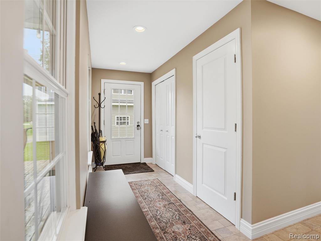 5556 Ormond Road, White Lake, MI 48383 — Photo 15