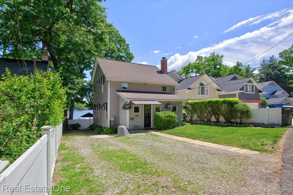836 Pine Tree Road W, Lake Orion, MI 48362 — Photo 44