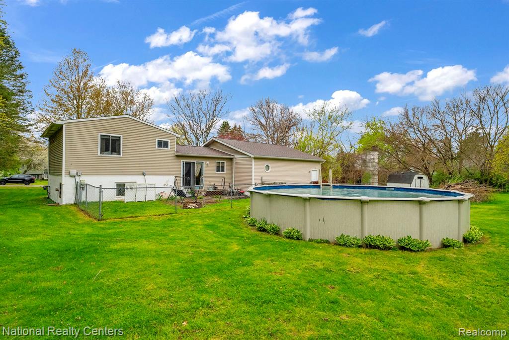 2230 Stonesthrow Drive, Lapeer, MI 48446 — Photo 16