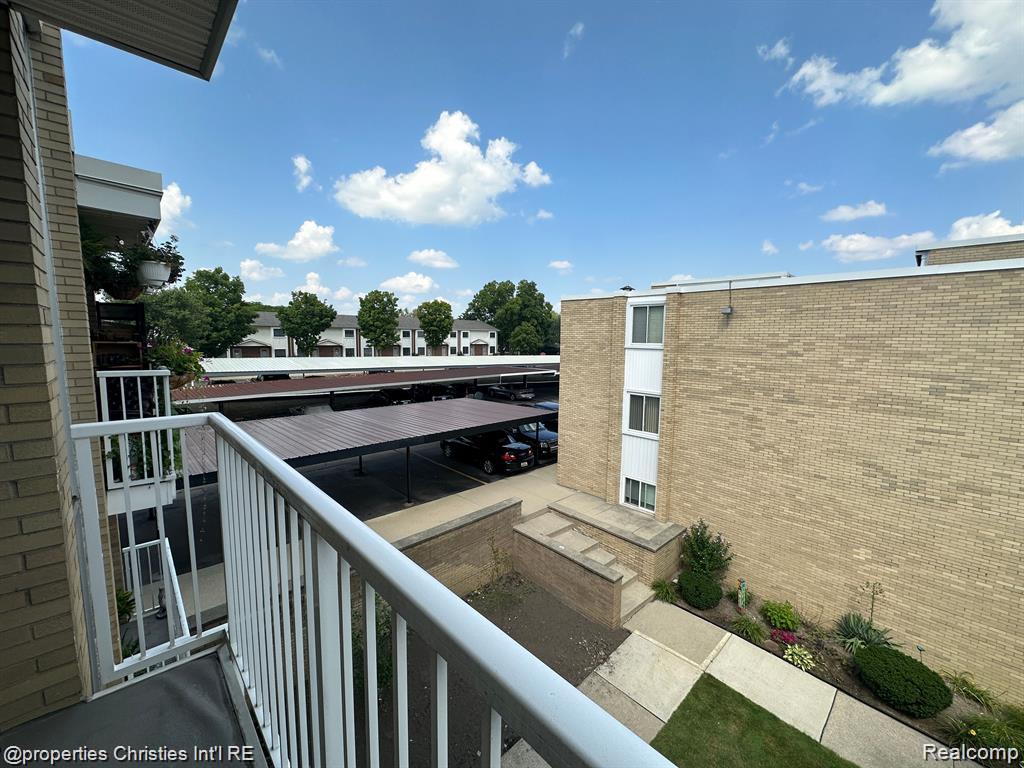 4917 Crooks Road, Royal Oak, MI, 48073