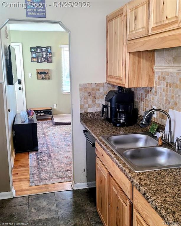 27377 Palmer Boulevard, Madison Heights, MI 48071 — Photo 3