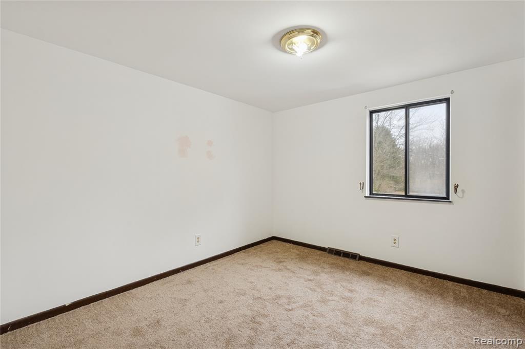 6570 Perryville Road, Holly, MI 48442 — Photo 33