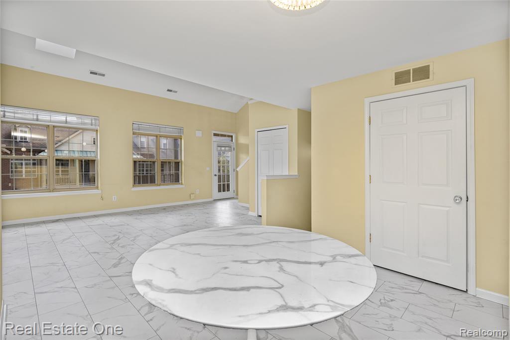 160 Sandy Lane, Walled Lake, MI 48390 — Photo 19