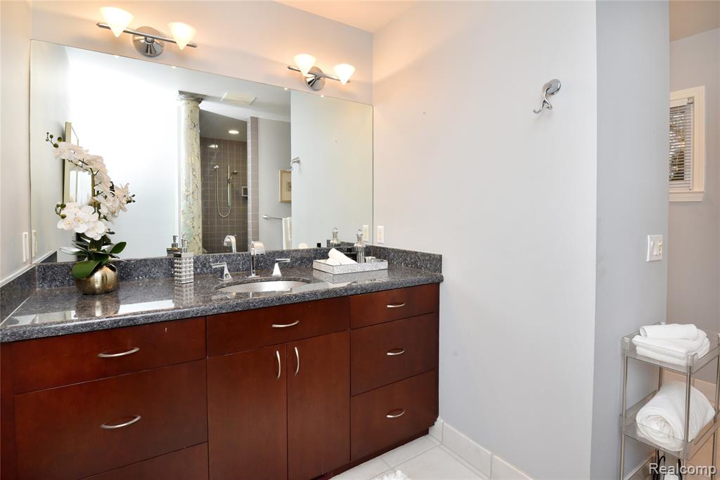 6727 Lahser Road, Bloomfield Hills, MI 48301 — Photo 20