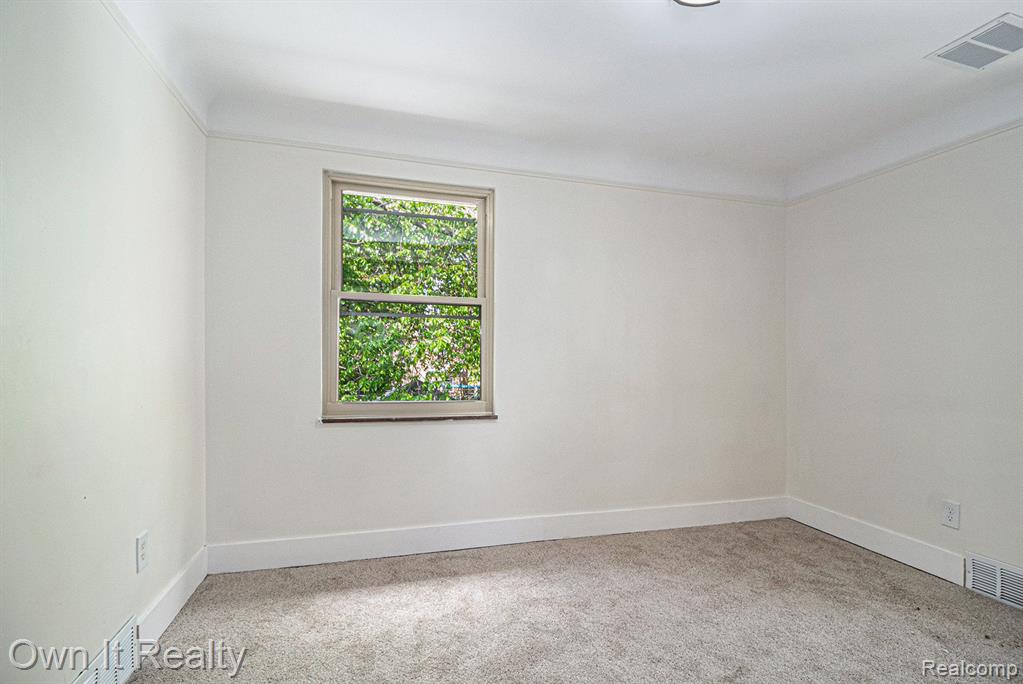 9320 W OUTER Drive, Detroit, MI 48219 — Photo 20
