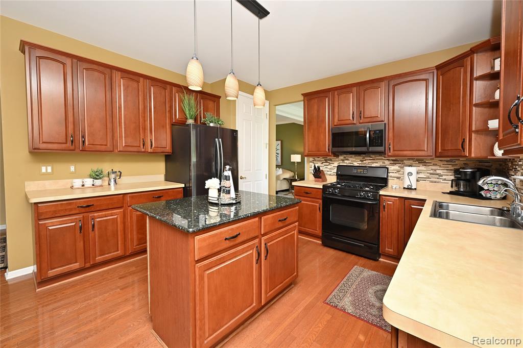 57813 Cider Mill Drive, New Hudson, MI 48165 — Photo 11