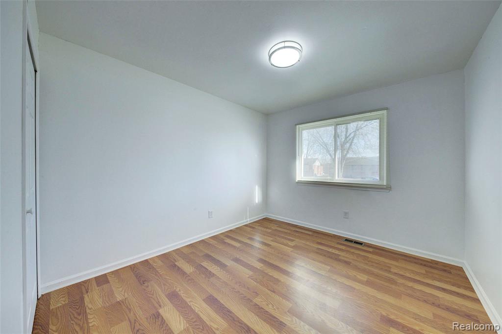 35030 Michelle Drive, Romulus, MI 48174 — Photo 29