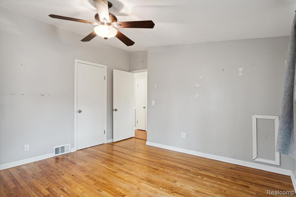 8537 Moms Drive, Belleville, MI 48111 — Photo 16