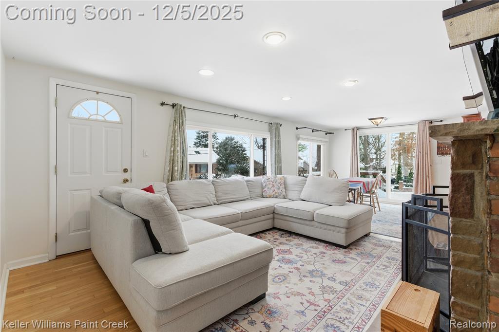 915 Dollar Bay Drive, Lake Orion, MI 48362 — Photo 8