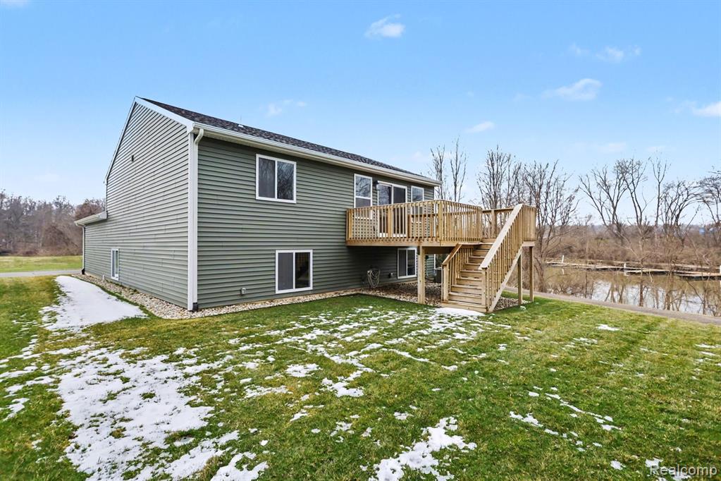 529 Swan River Drive, Benton Harbor, MI 49022 — Photo 5