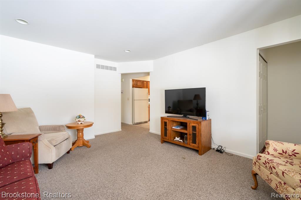 41505 Clinton Grove Drive, Clinton Twp, MI 48038 — Photo 7