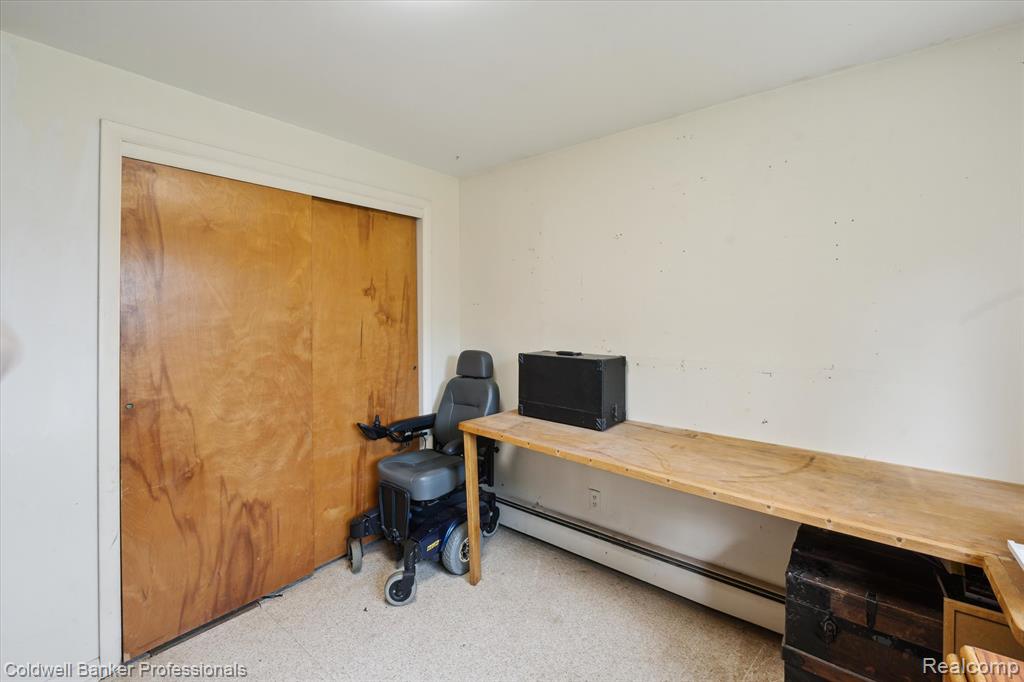 6479 W Court Street, Flint, MI 48532 — Photo 22