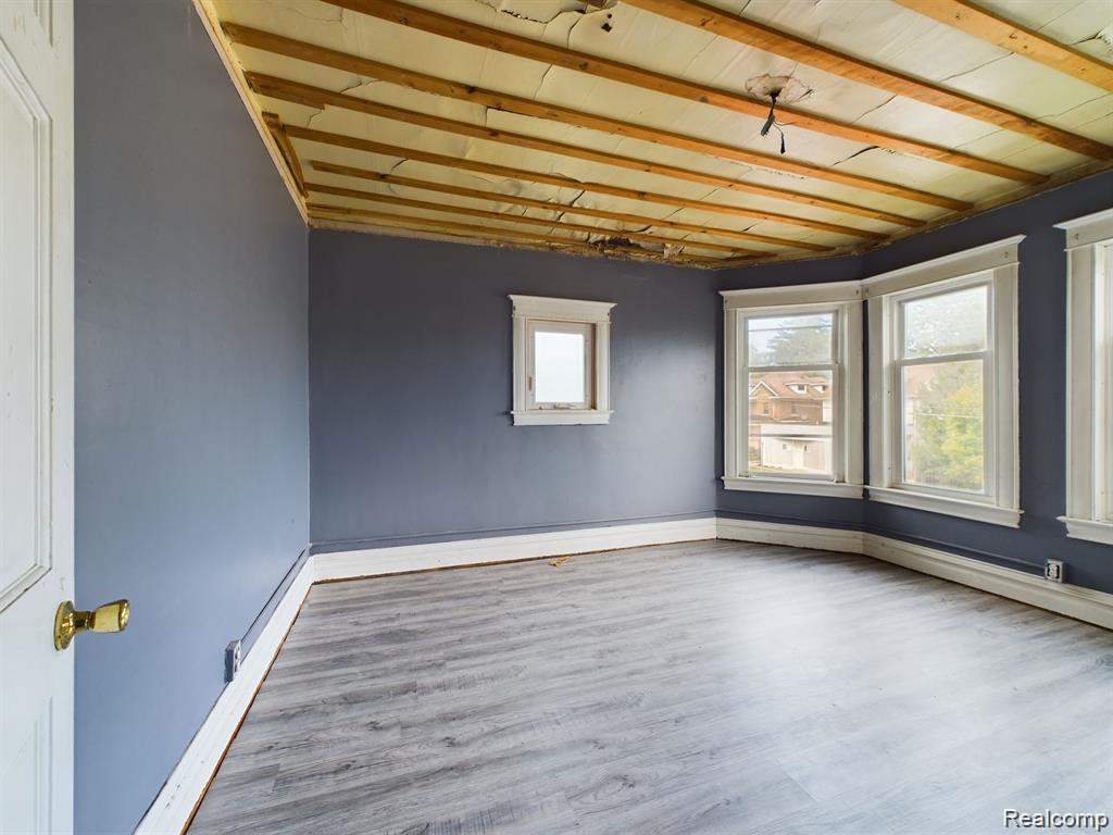 821 M L King Avenue, Flint, MI 48503 — Photo 43