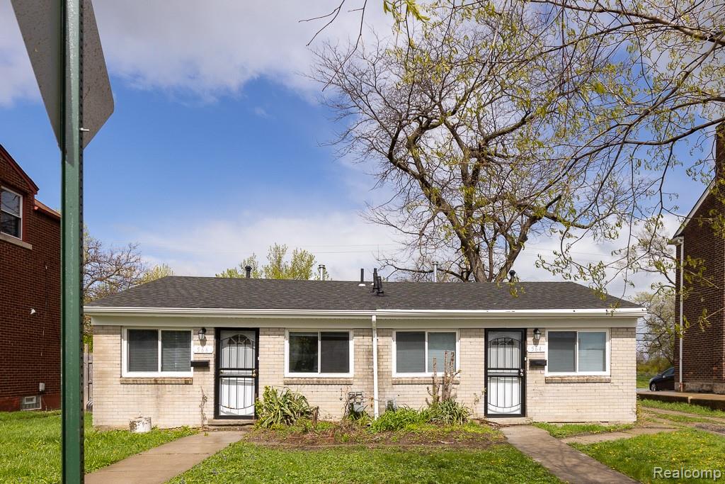 564 Marquette Drive, Detroit, MI 48214 — Photo 2