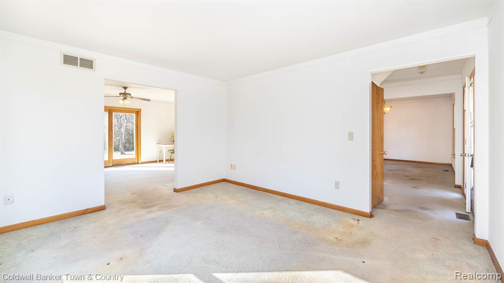 5427 OAK GROVE Road, Howell, MI 48855 — Photo 10