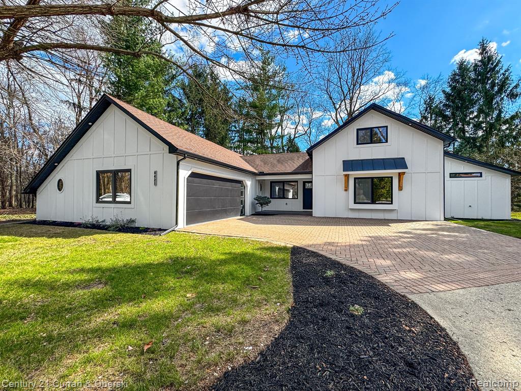 4421 W MAPLE Road, Bloomfield Hills, MI 48301 — front exterior