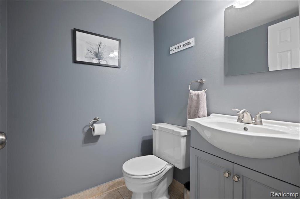 1818 SHIRE, Royal Oak, MI 48073 — Photo 10