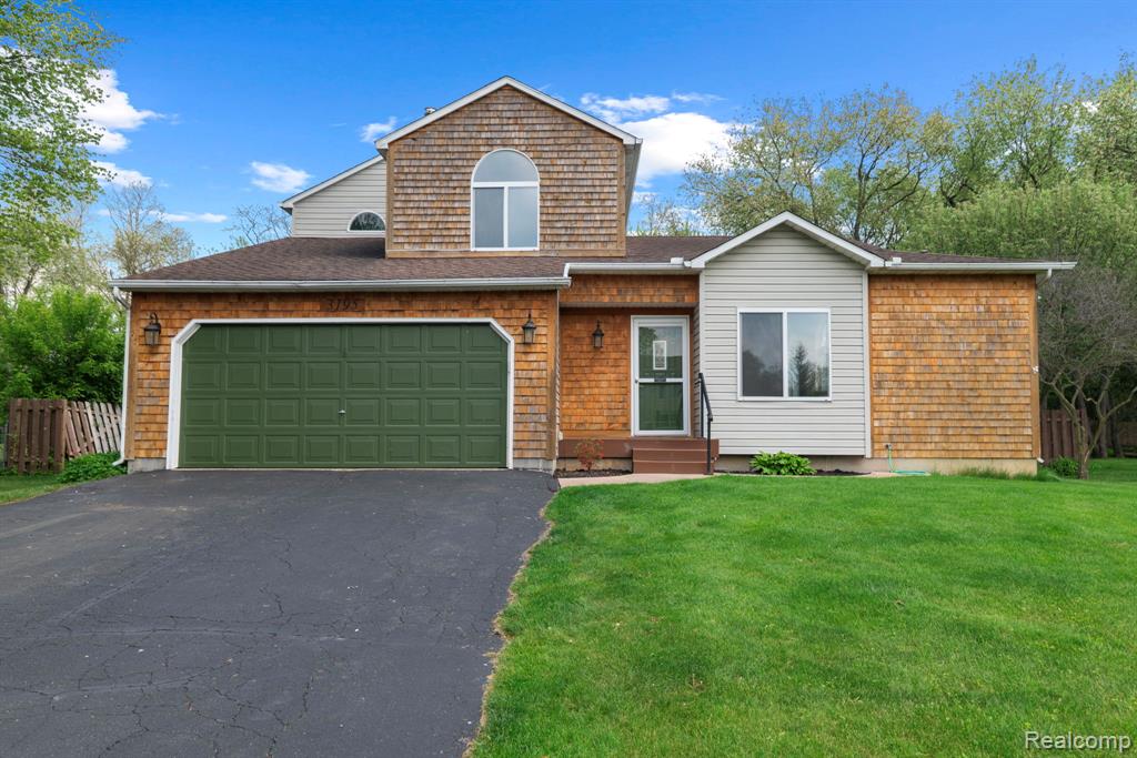 3195 Sandpoint Drive