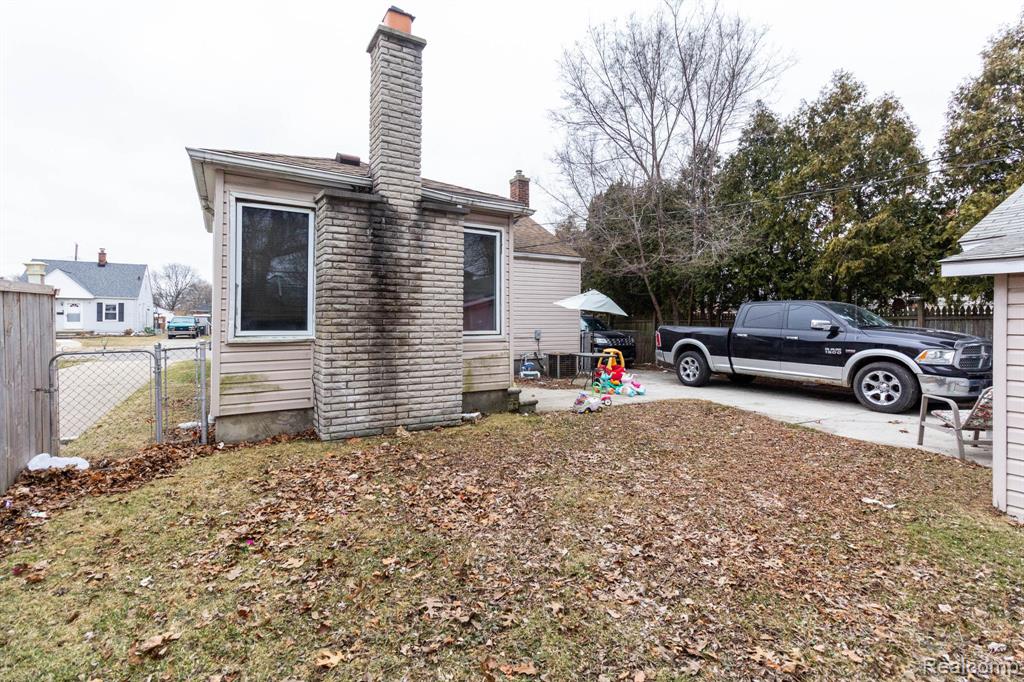1060 Capitol Avenue, Lincoln Park, MI 48146 — Photo 29
