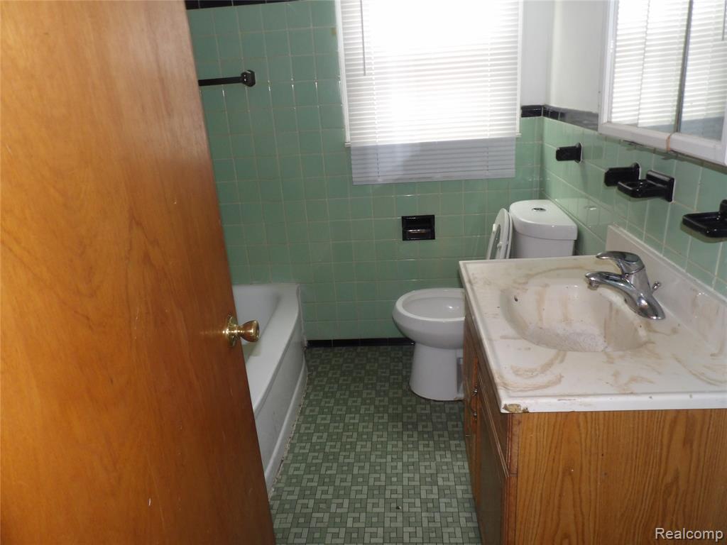8235 Prest Street, Detroit, MI 48228 — Photo 16