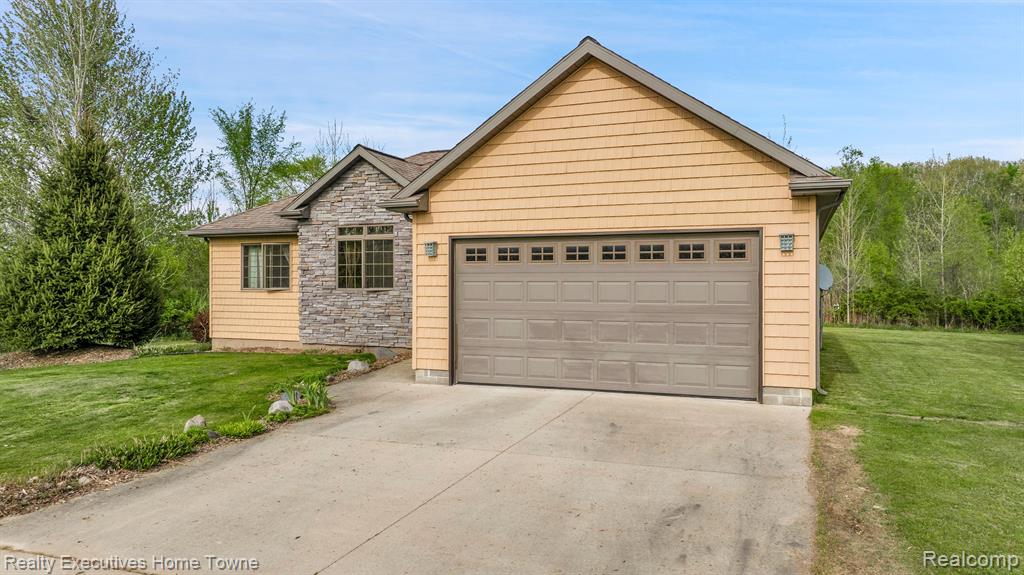 1050 WALES RIDGE Road, Wales, MI — Photo 2
