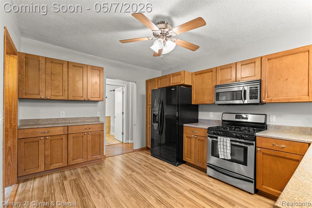 24628 Woodland Drive, Flat Rock, MI 48134 — Photo 9