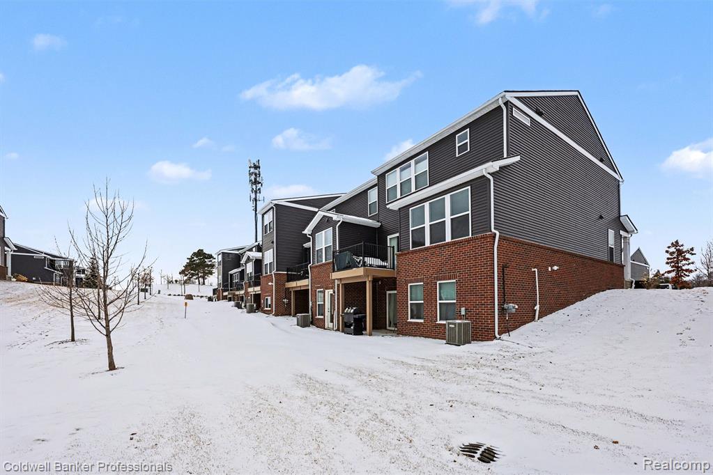 4883 Broomfield Way, Lake Orion, MI — Photo 28