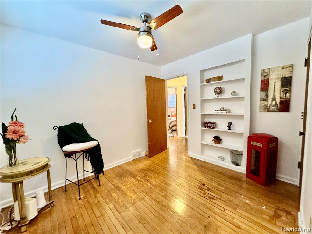 9534 Heyden, Detroit, MI 48228 — Photo 11
