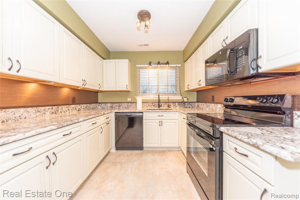 778 S Milford Road, Milford, MI 48381 — Photo 5
