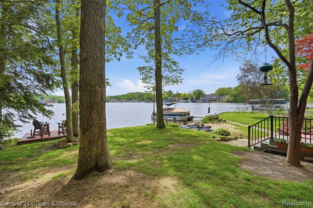 4233 Blain Island Road, Waterford, MI 48329 — Photo 7