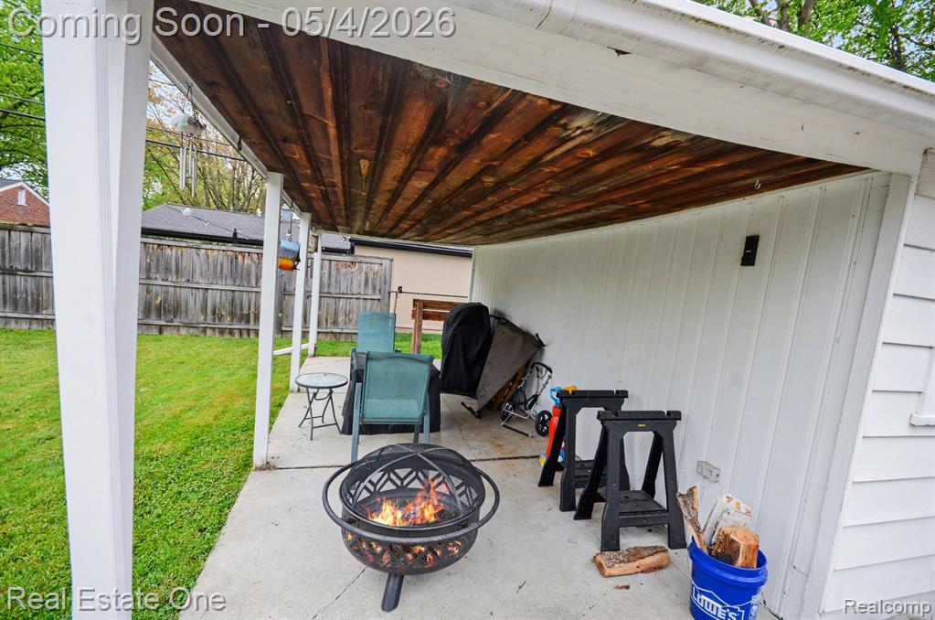 247 Kenyon Drive, Troy, MI 48083 — Photo 15