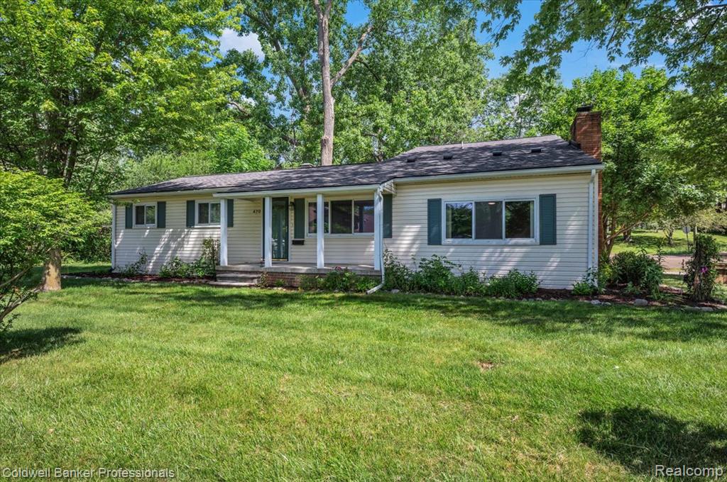 470 Oak Grove Drive, Lake Orion, MI 48362 — front exterior