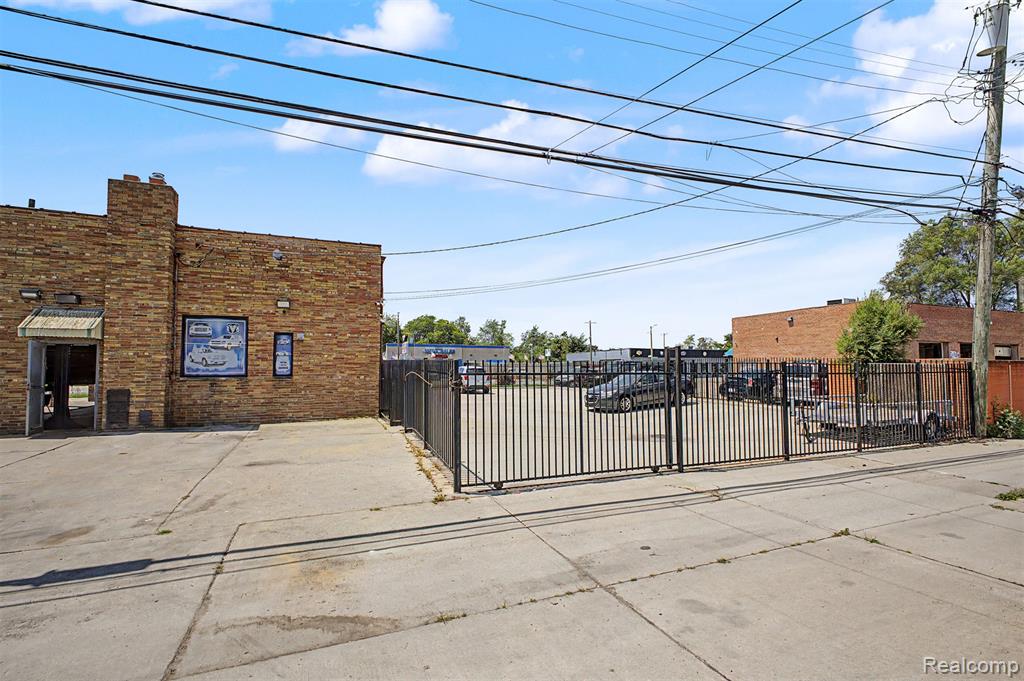 7400 Greenfield Road, Dearborn, MI 48126 — Photo 24