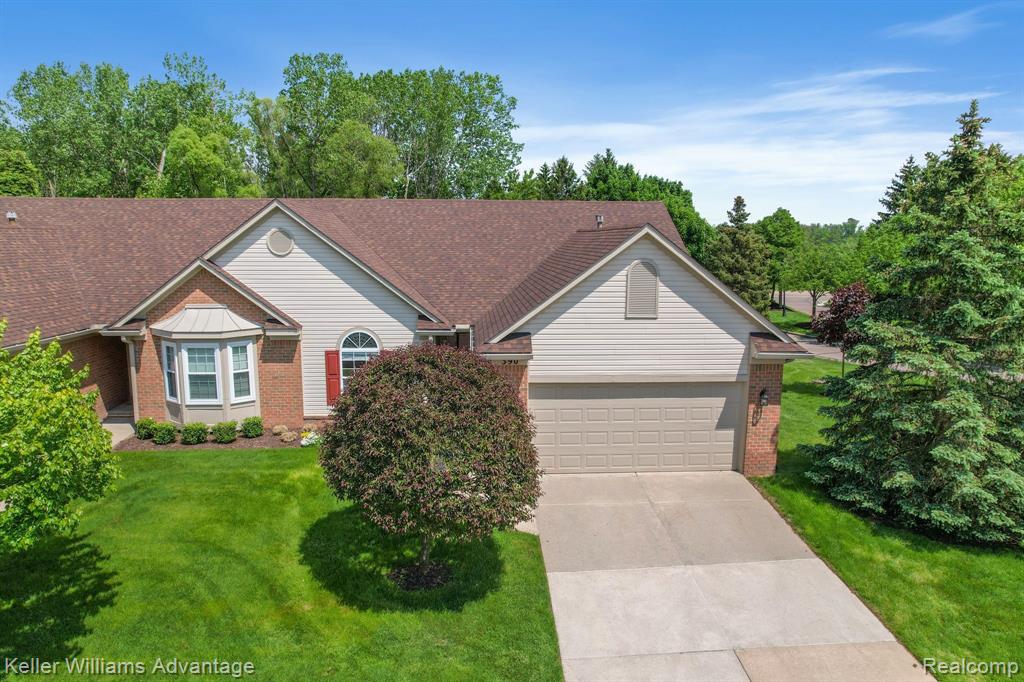 390 Mulberry Drive, Commerce Twp, MI 48390 — Photo 39