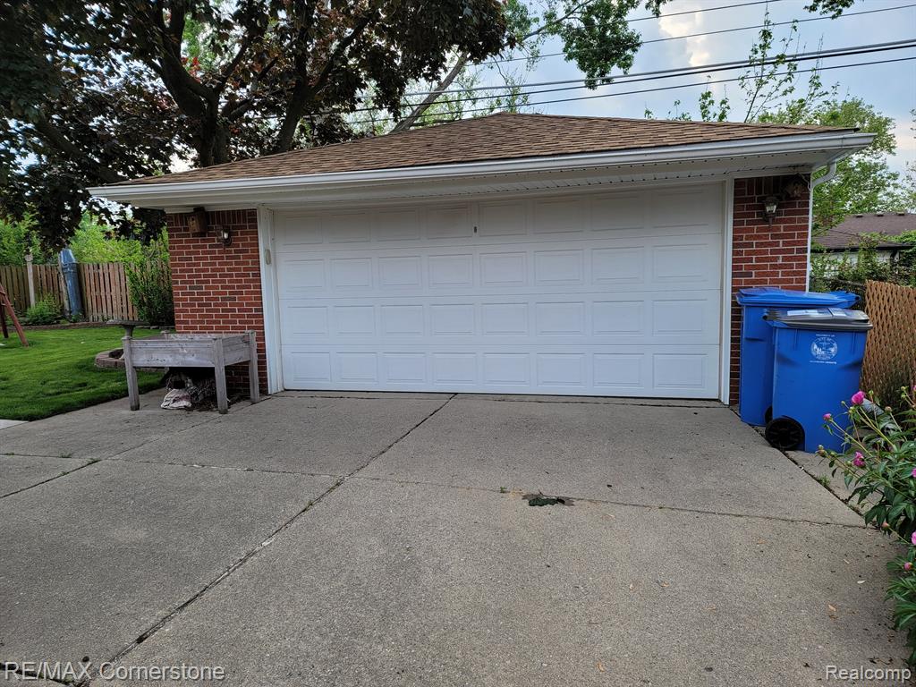 6615 SHADOWLAWN Street, Dearborn Heights, MI 48127 — Photo 3