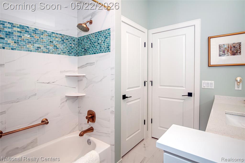 14170 Kings Park Court, Utica, MI 48315 — Photo 51